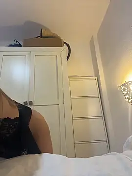 mikateen online show from March 31, 6:10 pm