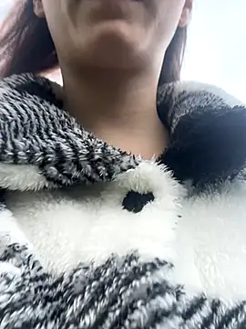 Snapshot of raen001 chatting on November 3, 8:40 am raen001 online show from November 3, 8:40 am