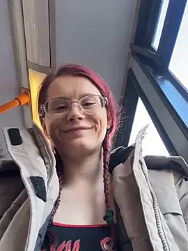 raen001 online show from March 11, 9:58 am