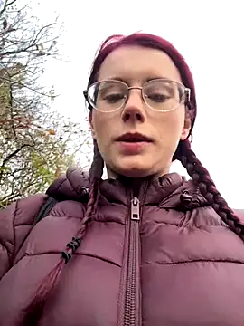 raen001 online show from November 18, 8:50 am