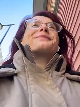 raen001 online show from March 26, 8:56 am