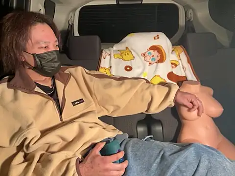 CAMEL1913 online show from April 18, 5:15 pm