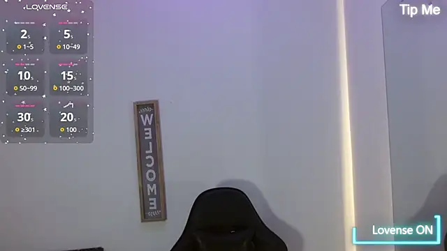 luna starr69 online show from December 4, 1:10 pm