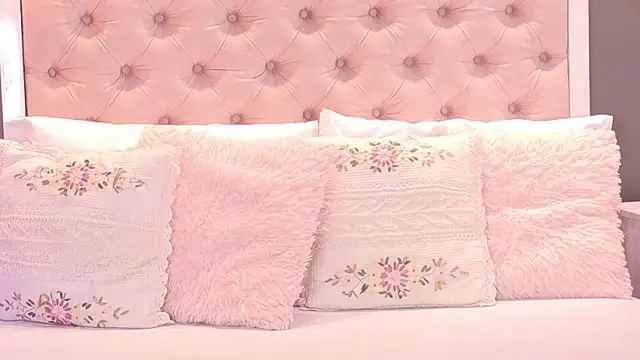 VioletBlaze online show from November 19, 1:11 pm