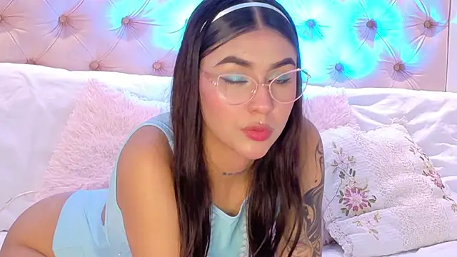 VioletBlaze online show from November 12, 1:26 pm