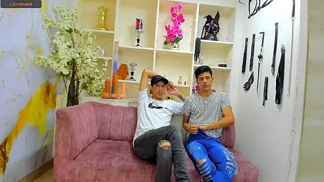 Snapshot of Bvlgar_Guys chatting on September 14, 11:16 pm Bvlgar Guys online show from September 14, 11:16 pm