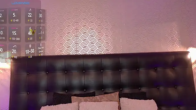 Sharonevanss  online show from September 19, 8:35 pm