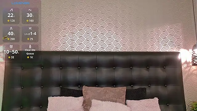 Sharonevanss  online show from February 11, 8:31 pm