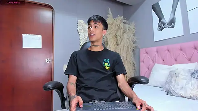 Thiago twink online show from October 2, 7:39 pm