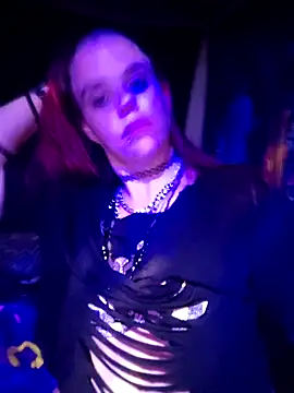 TWiSTYTheTwizted online show from October 9, 5:19 am