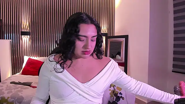 Snapshot of SyraPalmer chatting on October 9, 3:40 am SyraPalmer online show from October 9, 3:40 am