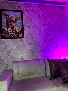 Snapshot of Alisse_taylor2 chatting on December 5, 12:04 pm Alisse taylor2 online show from December 5, 12:04 pm