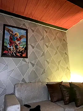 Snapshot of Alisse_taylor2 chatting on November 15, 11:25 am Alisse taylor2 online show from November 15, 11:25 am