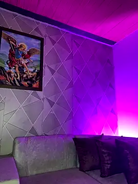 Snapshot of Alisse_taylor2 chatting on November 8, 11:47 am Alisse taylor2 online show from November 8, 11:47 am