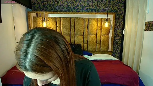 Isa Thompson   online show from April 15, 11:38 am