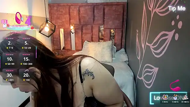 Isa Thompson   online show from September 22, 11:38 am
