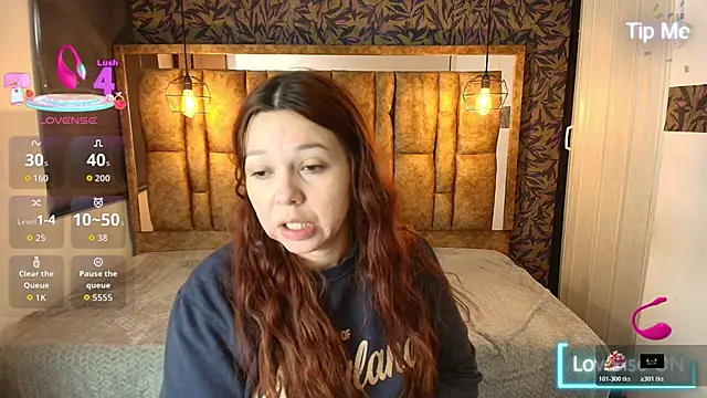 Isa Thompson   online show from February 2, 11:42 am