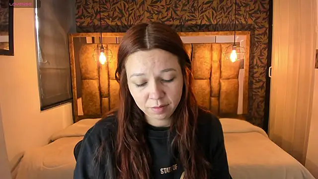 Isa Thompson   online show from December 20, 11:57 am