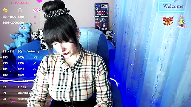 Snapshot of MilaRay chatting on February 12, 10:35 am MilaRay online show from February 12, 10:35 am