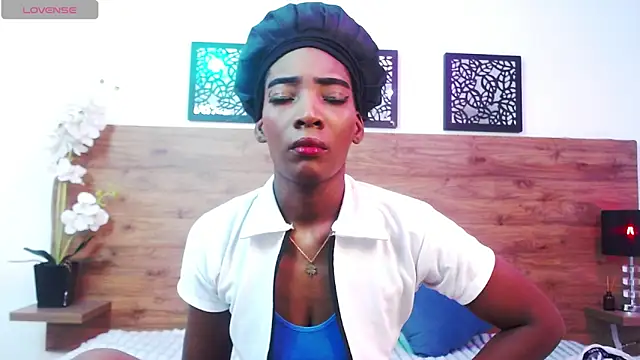 AlexandraCambell online show from February 5, 8:59 pm