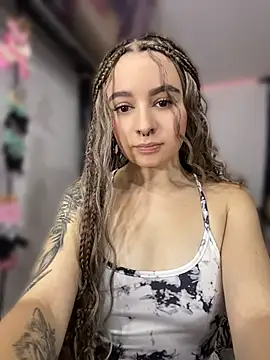 karla-thomsom10 online show from April 17, 8:22 pm