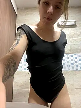 karla-thomsom10 online show from September 26, 11:11 pm