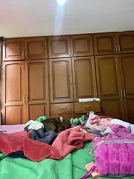 karla-thomsom10 online show from March 8, 5:49 pm