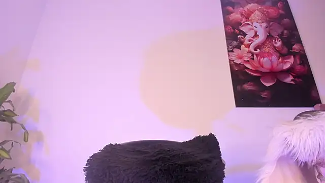 Lucy shen  online show from September 20, 2:27 am