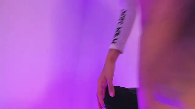 Lucy shen  online show from February 6, 8:38 pm