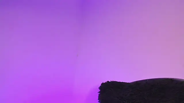 Lucy shen  online show from February 5, 11:00 pm