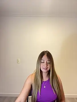 Snapshot of Zara_Ross chatting on September 22, 6:58 pm Zara Ross online show from September 22, 6:58 pm
