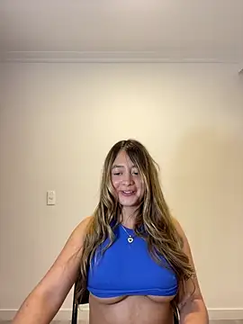 Snapshot of Zara_Ross chatting on April 28, 3:00 am Zara Ross online show from April 28, 3:00 am