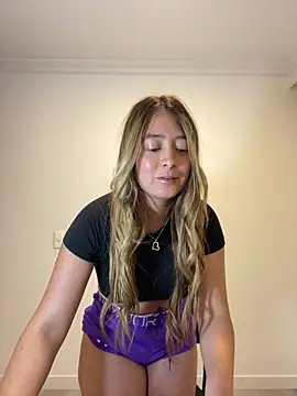 Zara Ross online show from April 14, 1:32 am