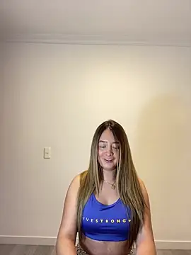 Snapshot of Zara_Ross chatting on October 28, 8:30 pm Zara Ross online show from October 28, 8:30 pm