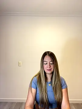 Snapshot of Zara_Ross chatting on October 5, 12:45 am Zara Ross online show from October 5, 12:45 am