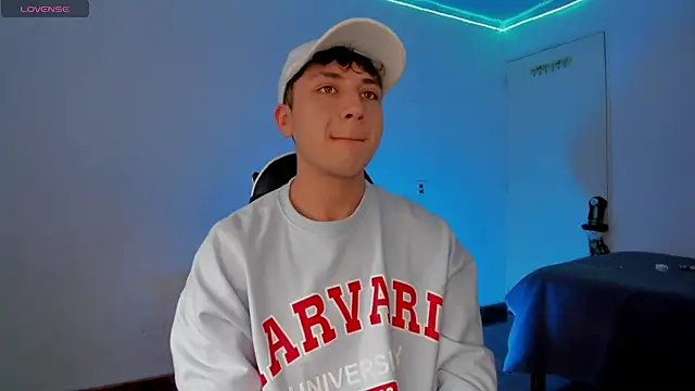 Snapshot of Casper___kyy chatting on December 4, 1:32 pm Casper kyy online show from December 4, 1:32 pm