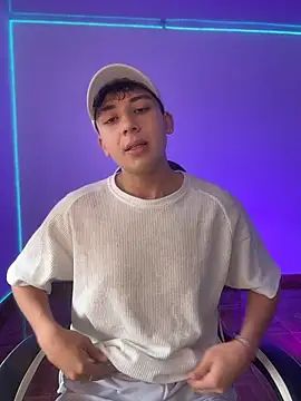 Snapshot of Casper___kyy chatting on December 1, 5:47 pm Casper kyy online show from December 1, 5:47 pm