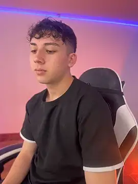 Snapshot of Casper___kyy chatting on November 20, 4:18 pm Casper kyy online show from November 20, 4:18 pm