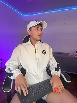 Snapshot of Casper___kyy chatting on December 3, 3:55 pm Casper kyy online show from December 3, 3:55 pm