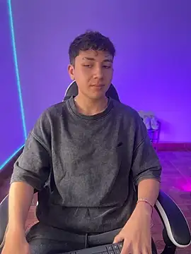 Snapshot of Casper___kyy chatting on November 28, 6:08 pm Casper kyy online show from November 28, 6:08 pm