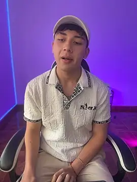 Snapshot of Casper___kyy chatting on November 29, 6:41 pm Casper kyy online show from November 29, 6:41 pm