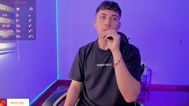 Snapshot of Casper___kyy chatting on December 22, 6:08 pm Casper kyy online show from December 22, 6:08 pm