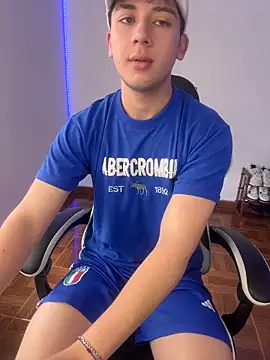 Snapshot of Casper___kyy chatting on October 30, 4:37 pm Casper kyy online show from October 30, 4:37 pm