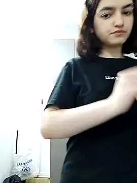 Snapshot of abrilour chatting on October 2, 11:41 pm abrilour online show from October 2, 11:41 pm