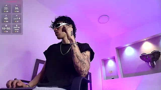 felix  star online show from November 20, 7:58 pm