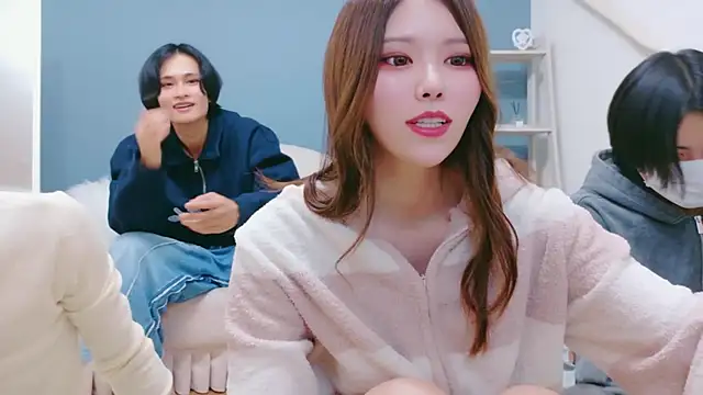 Reto-sama online show from November 26, 1:44 pm