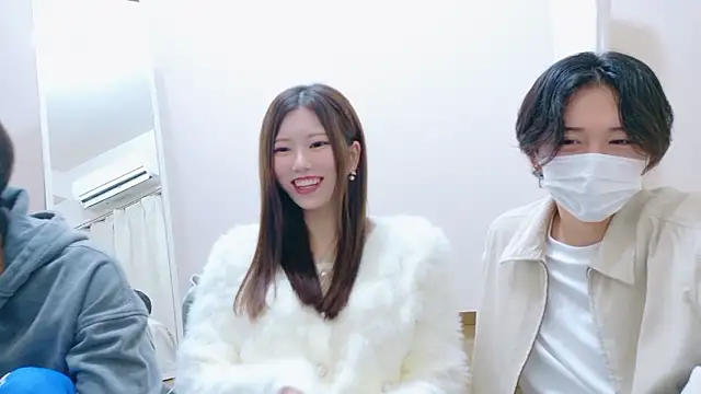 Reto-sama online show from October 25, 1:12 pm