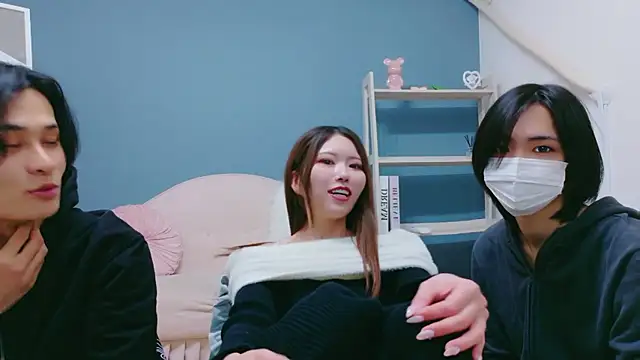 Reto-sama online show from November 27, 1:22 pm