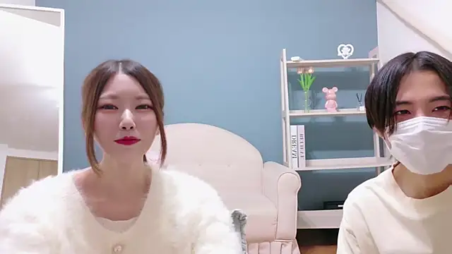 Reto-sama online show from October 18, 4:42 pm