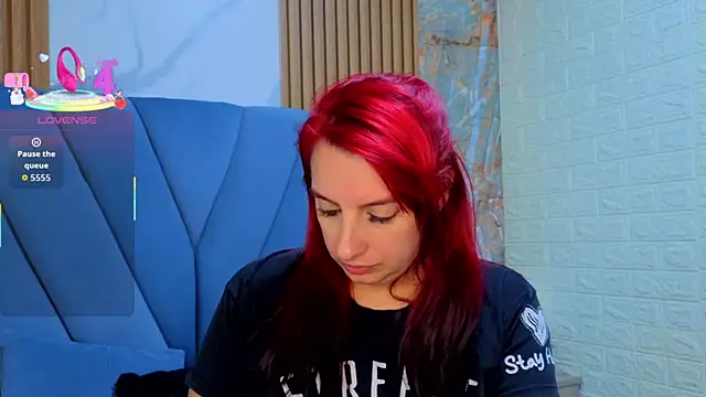 Snapshot of angel__red_ chatting on September 24, 2:40 am angel red online show from September 24, 2:40 am